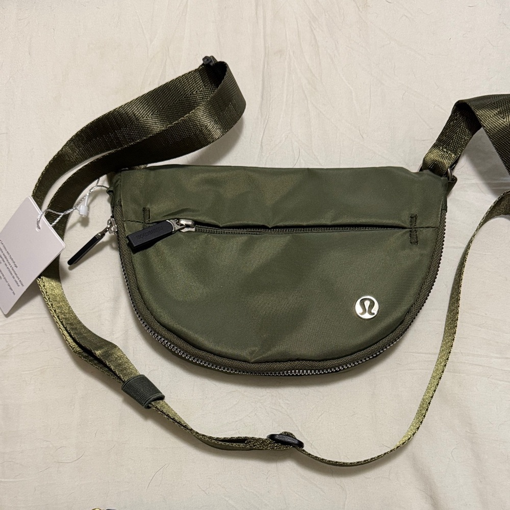 lululemon athletica Men's Olive Belt Bag